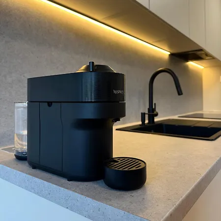 S Výhľadom Na Vysoké Tatry A Les Appartamento Svit