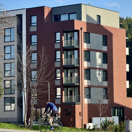 S Výhľadom Na Vysoké Tatry A Les Svit