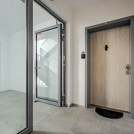 S Vyhladom Na Vysoke Tatry A Les 아파트 *