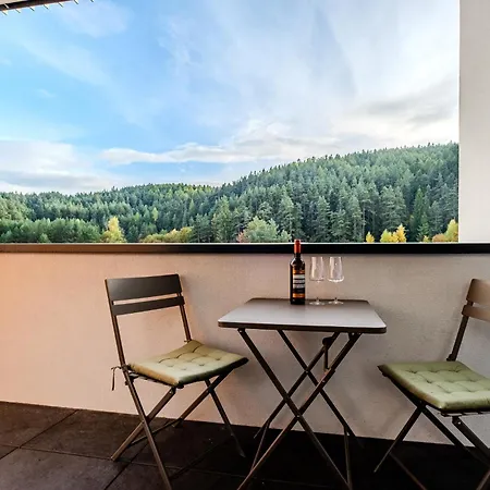 S Výhľadom Na Vysoké Tatry A Les * Svit