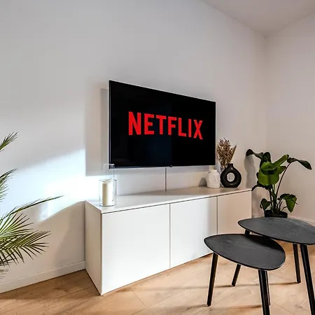 S Výhľadom Na Vysoké Tatry A Les Svit